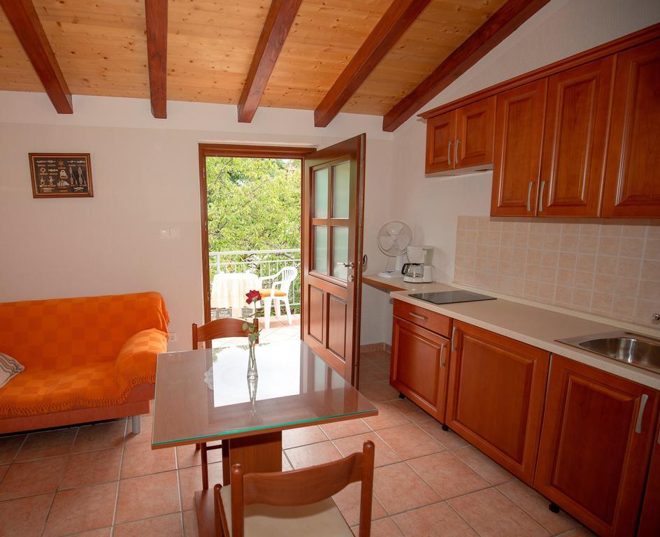 Apartment La Roza Funtana Luaran gambar
