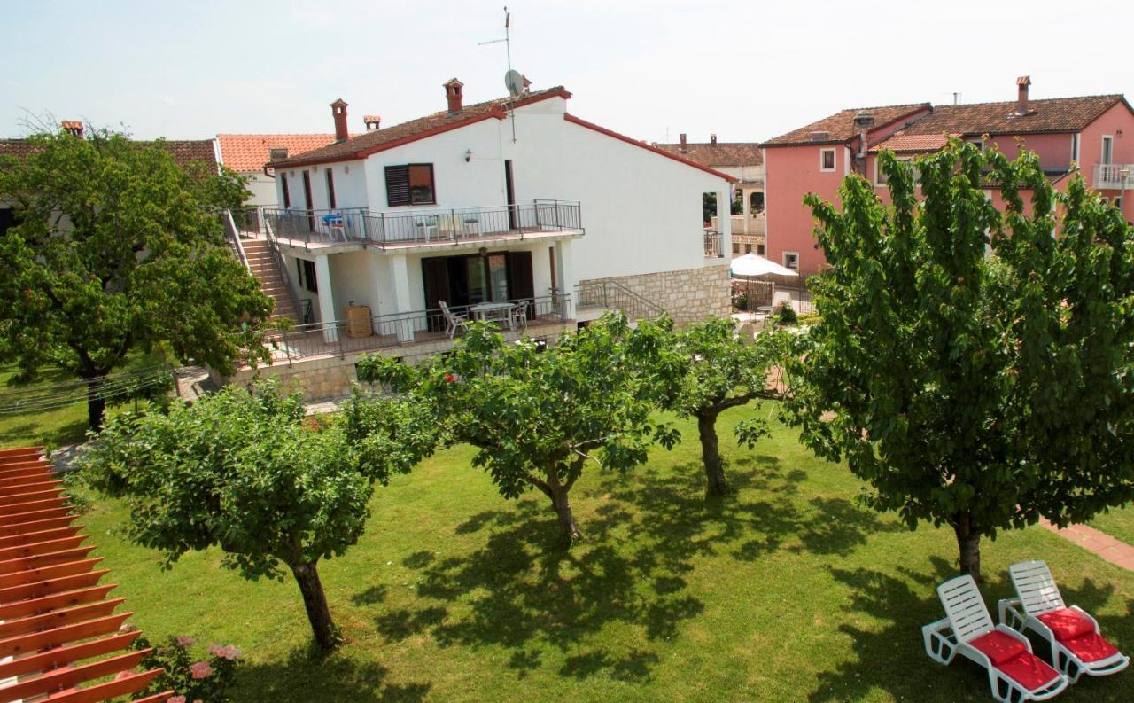 Apartment La Roza Funtana Luaran gambar
